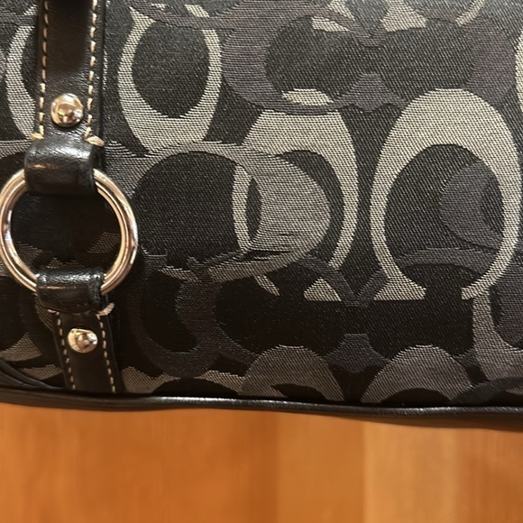 Coach Black signature handbag - Picture 2 of 10